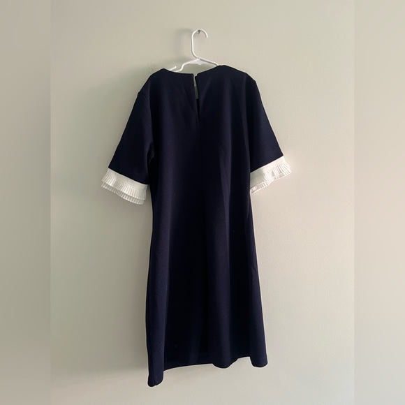 New York & Company Navy Shift Dress Pleated Sleeve Size Small Classic Work Dress - Picture 4 of 6